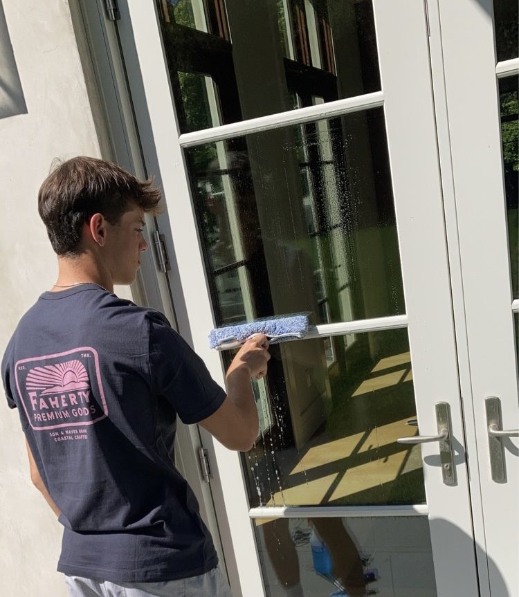Cleaning glass doors